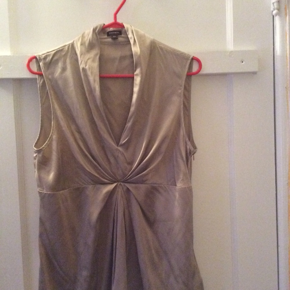Woman’s Daniel Top sleeveless